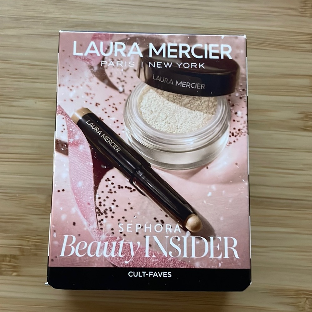 Laura Mercier small set of powder and eye shadow